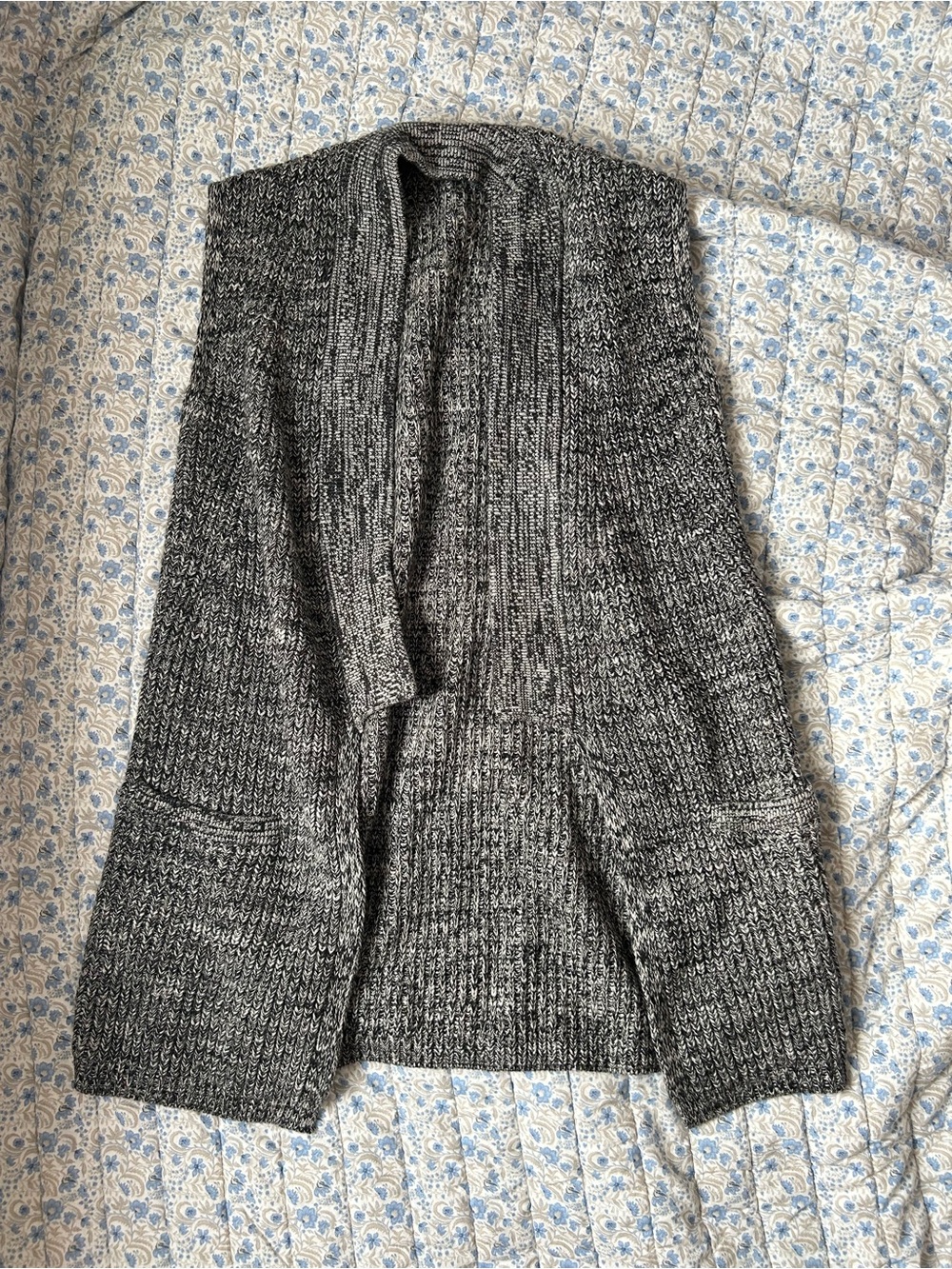 Banana Republic Black & Gray Sleeveless Cardigan Blazer Size S